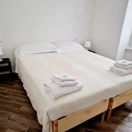 Mezzora - Finalborgo 公寓